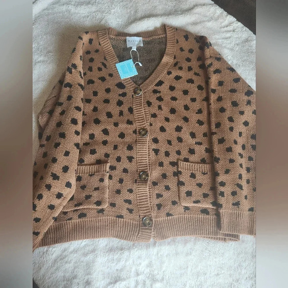 LG Hayden Animal Print Butyon Cardigan - Picture 2 of 9